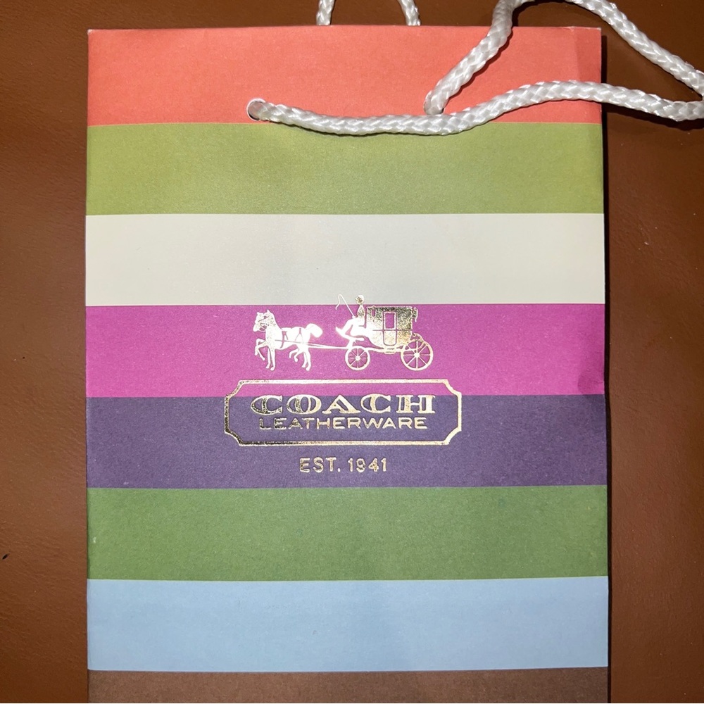 Coach: LEATHERWARE Shopping Bag 🛍 Measurements: H 7” x L 5" x W 3"